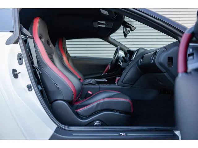 Nissan GT-R 3.8 V6 Black Edition MY12 550pk