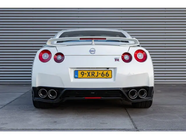 Nissan GT-R 3.8 V6 Black Edition MY12 550pk