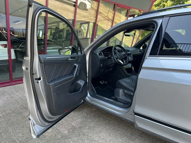 Volkswagen Tiguan Allspace 2.0 TSI 4Motion Highline Business R | Nieuwstaat | IQ | ACC | Stoel Stuurverw. | Camera | Sfeer |