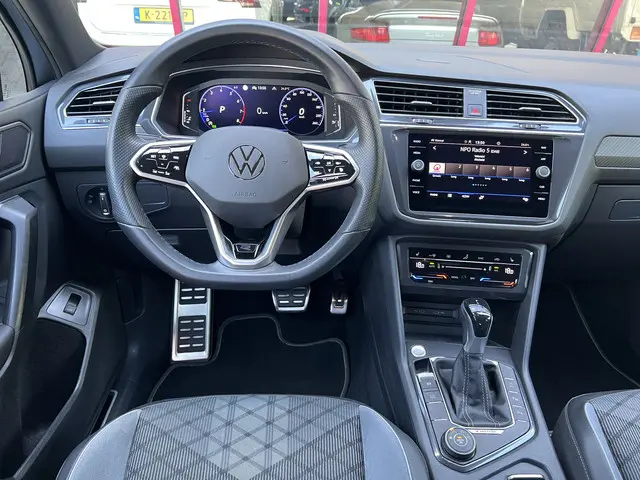 Volkswagen Tiguan Allspace 2.0 TSI 4Motion Highline Business R | Nieuwstaat | IQ | ACC | Stoel Stuurverw. | Camera | Sfeer |