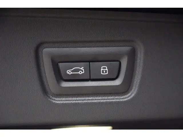 BMW 5 Serie Touring 530e xDrive M Sport High Executive 300pk HarmanKardon Trekhaak Camera
