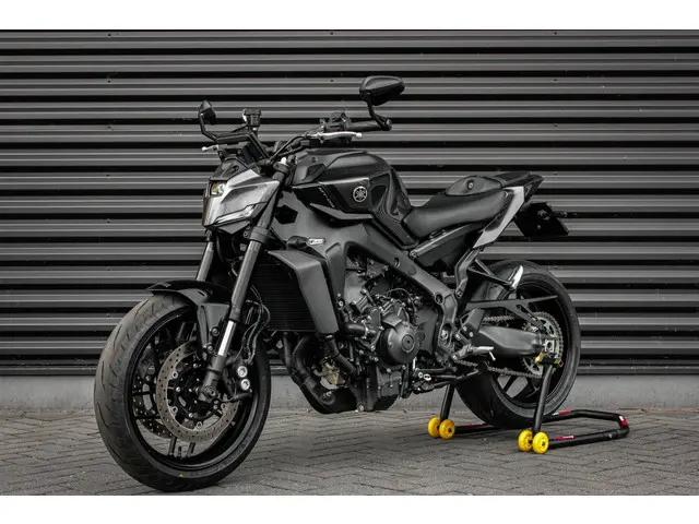 yamaha-mt-09-tour-abs-119pk-2024-demo--model---complete-documentatie---custom-sc-exhaust---quick-shift---direct-rijden---full