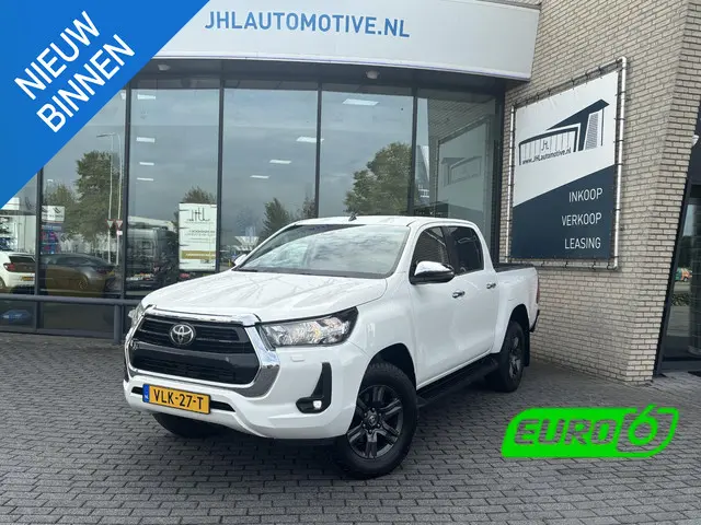 toyota-hilux-2.4-d-4d-dc4x4haakacccamecctellichtmetaal
